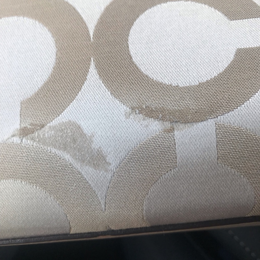 Coach purse as is condition.